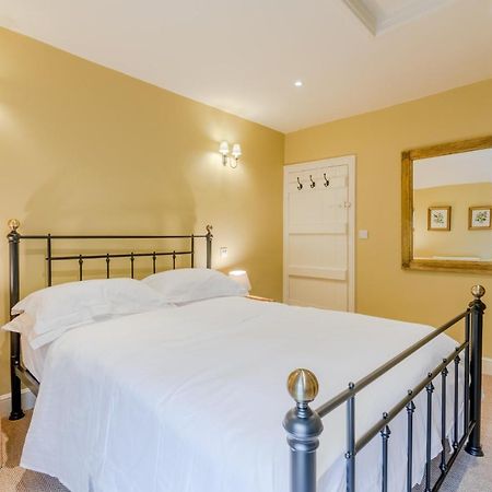 Vine Cottage ชาร์ลเบอรี ภายนอก รูปภาพ