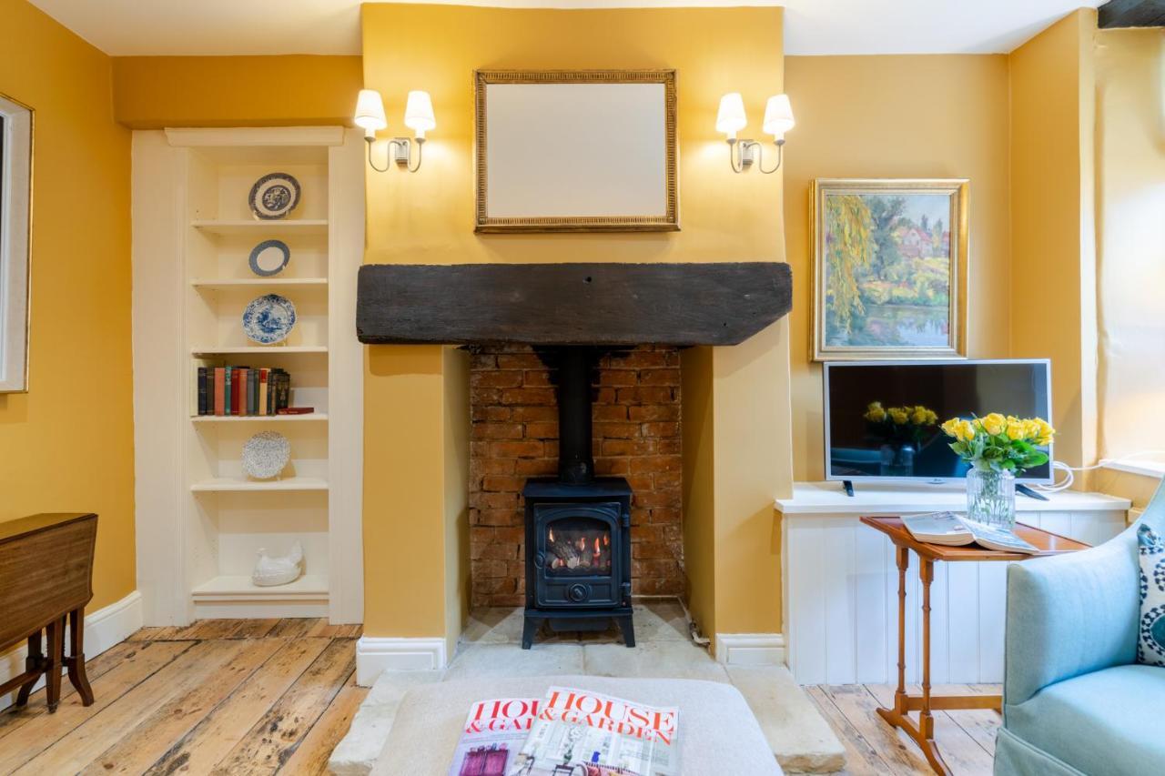 Vine Cottage ชาร์ลเบอรี ภายนอก รูปภาพ