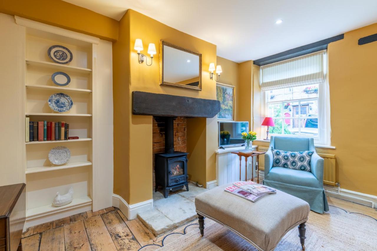 Vine Cottage ชาร์ลเบอรี ภายนอก รูปภาพ