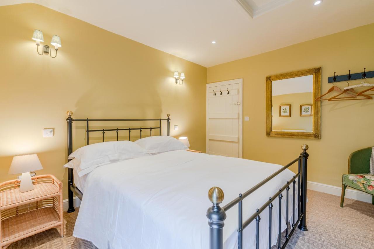 Vine Cottage ชาร์ลเบอรี ภายนอก รูปภาพ